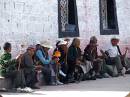  pilgrims around the jokhang, lhasa